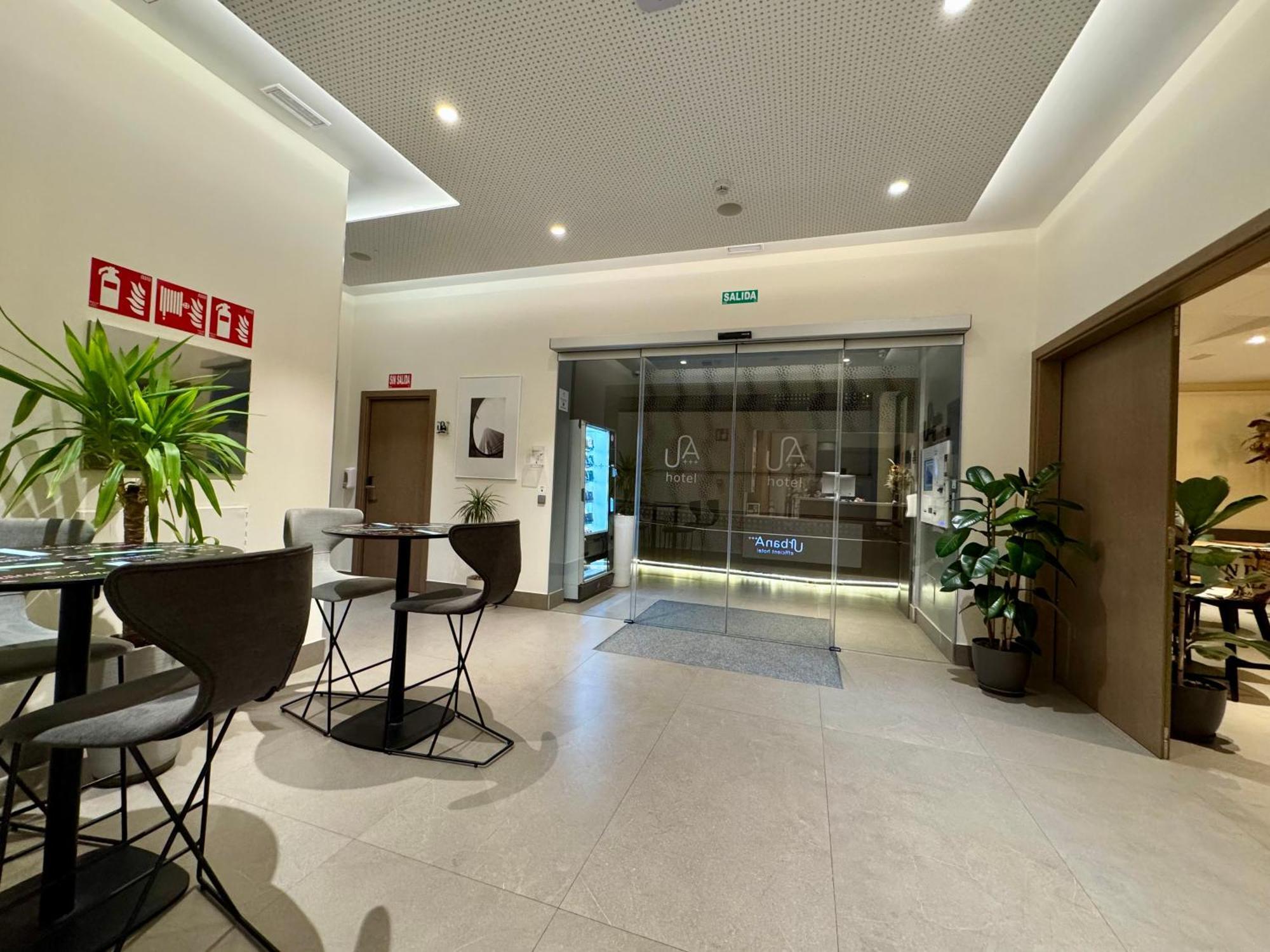 Urban A+++ Hotel Tres Cantos Exterior photo