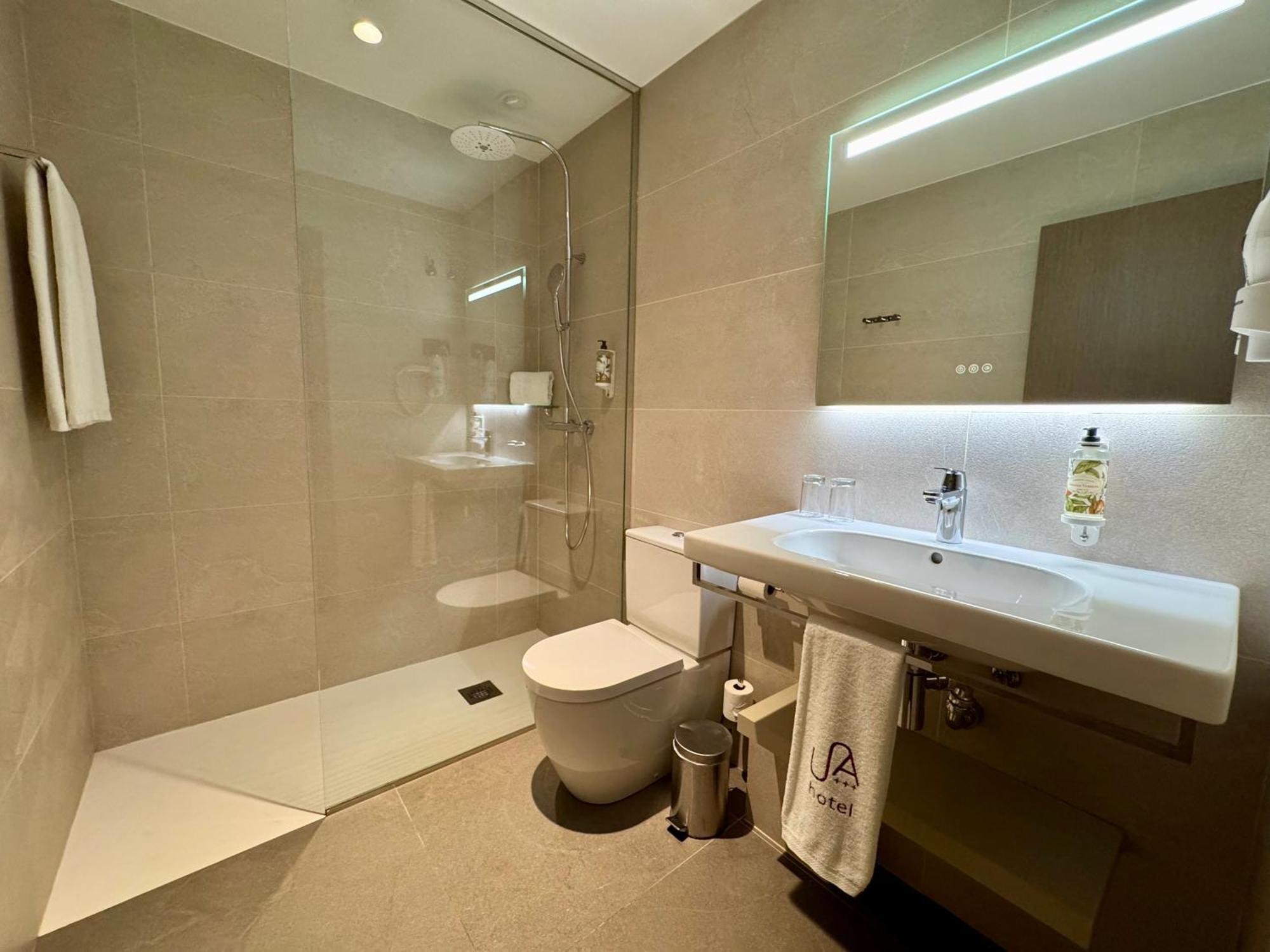 Urban A+++ Hotel Tres Cantos Exterior photo