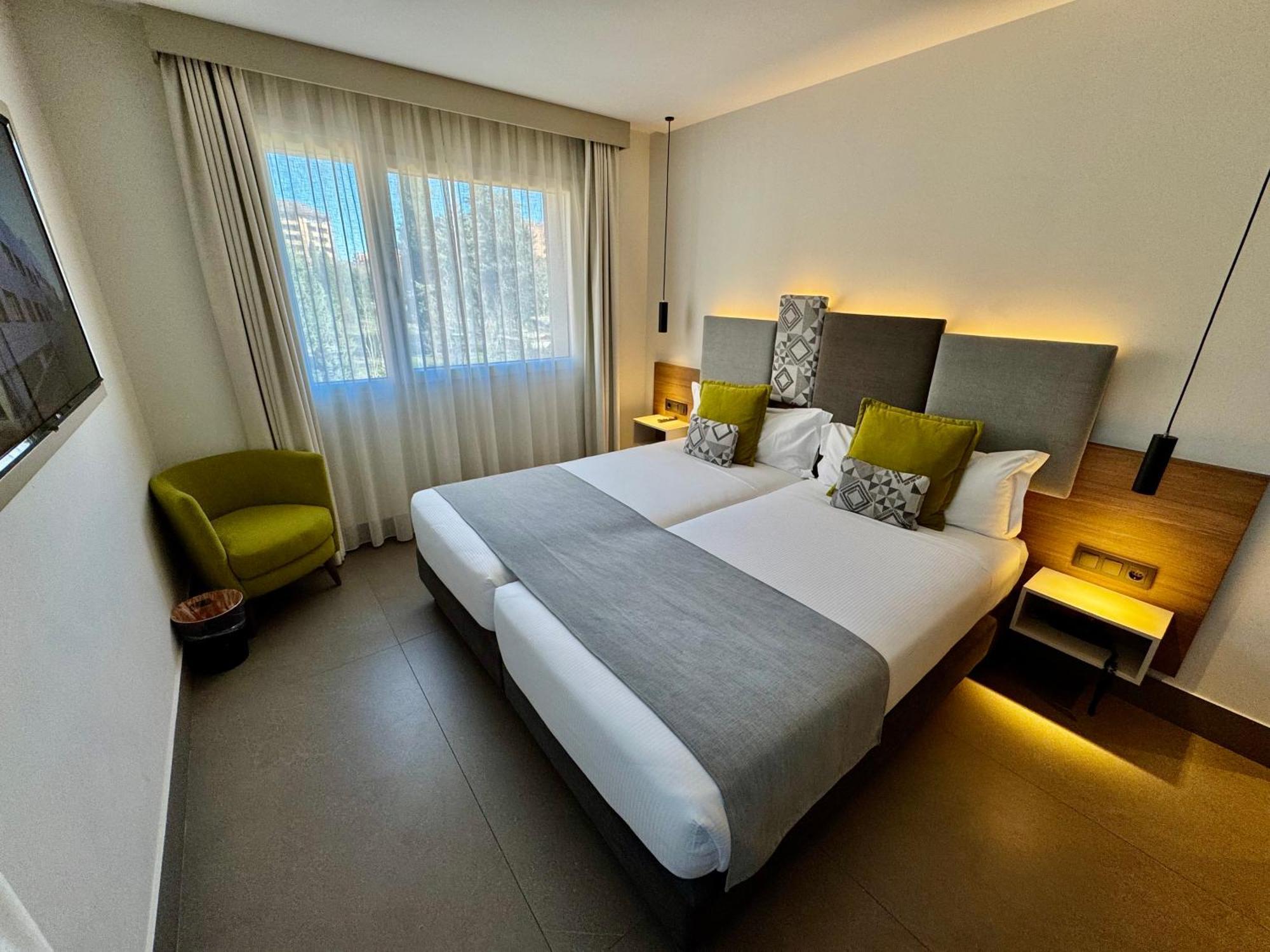 Urban A+++ Hotel Tres Cantos Exterior photo